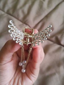 Sparkling Pearl Hair Claw Clip