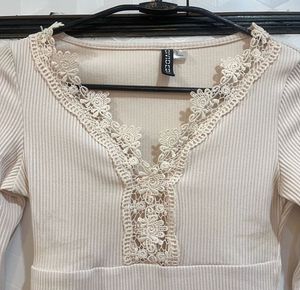 H&amp;M Cream/Light Pink Lace Trim Ribbed Bodysuit