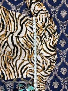 Stylish Tiger Print One-Shoulder Top