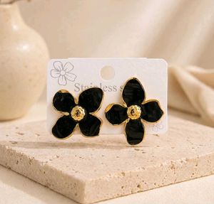 Stylish Black Flower Earrings