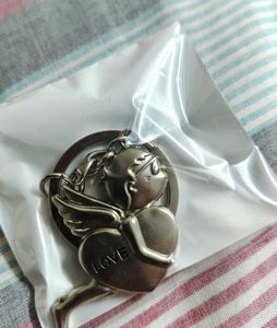 Cute Cupid Couple keychains💎✨with a fidget toy