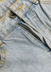 Light Wash Ripped Jeans