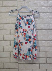 Cache Cold-Shoulder Ruffle Camisole To