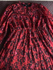 Max Chic Red Floral Midi Dress