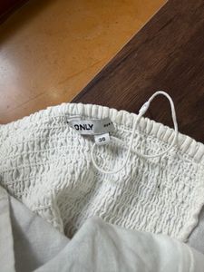 ‘Only’ Chic White Puff Sleeve Top