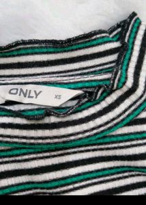 ONLY fitted striped top