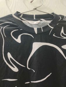 Black &amp; White Swirl Print Long Sleeve Top
