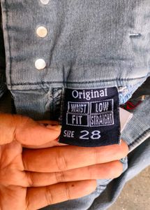 Women's Light Wash Slim Fit Jeans