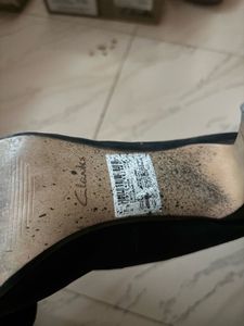 Clarks Soft velvet finish Heels