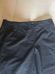 Classic Black Capri style