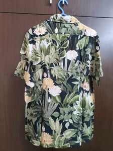 H&amp;M Men's Tropical Print Short Sleeve Shirt