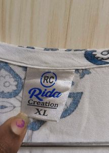 White &amp; Blue Cotton Printed Kurta