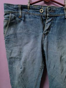 Light Wash Ripped Jeans