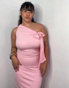 Elegant Pink One-Shoulder Maxi Dress