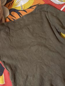 crop top in olive green colour
