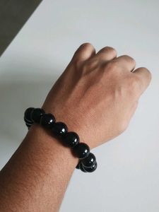 Elegant Black Beaded Bracelet