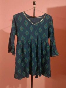 Stylish Teal Kurta with Intricate Print