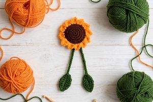 Crocheted Daisy Hair carms with bag charms, 2 in o
