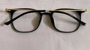 Black Round Frame Glasses