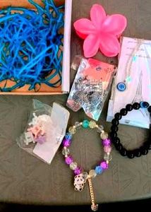 Cute  Hamper of 5 item with one free gift
