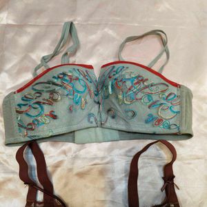 Lace &amp; Embroidery Bras Set