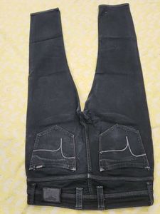 Stylish Black Skinny Jeans