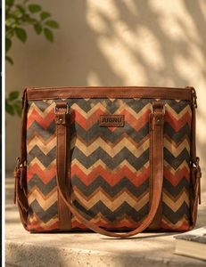 Stylish Chevron Pattern Tote Bag