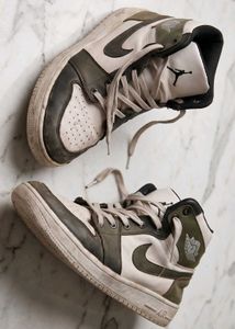 Air Jordan 1 Retro High olive sneaker