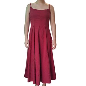 Elegant Burgundy Spaghetti Strap Midi Dress