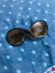 black goggles/chasma/glasses/sunwear/spectacle