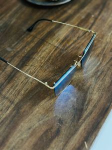 Stylish Blue Mirrored Sunglasses