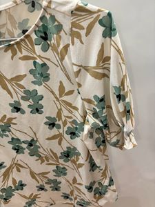 H&amp;M Off White Floral Top