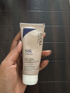 Flicker Professional Silk Touch Moisturizer & Prim