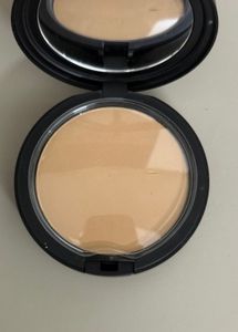 Mac Powder Plus Foundation