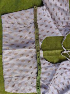 Elegant Brocade Blouse with Leaf Motifs