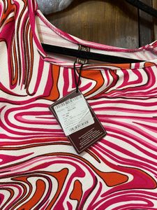 2xl top Vibrant Swirl Print To