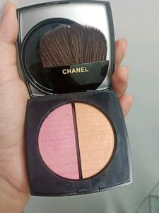 Chanel Duo.
