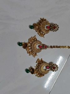 Exquisite Kundan Necklace &amp; Earrings Set