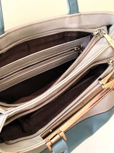 Rosetta everyday use Handbag🩶