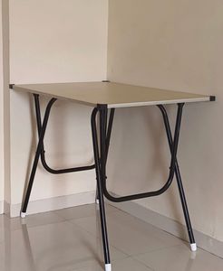 EuroQon Folding Desk
