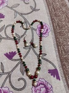 Vintage Beaded Necklace &amp; Earring Set