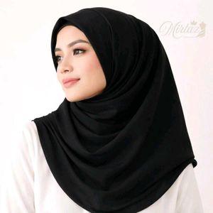 Elegant Black Georgette hijab 🧕🏻 (Never Used )