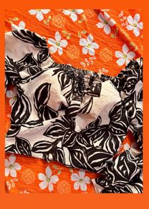 Chic Black &amp; White Floral Off-Shoulder crop Top