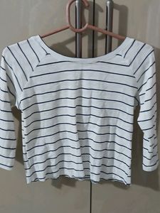 Crop Top with Comfortable  Feel And Casual Look