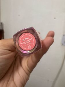 HUDA beauty silk balm