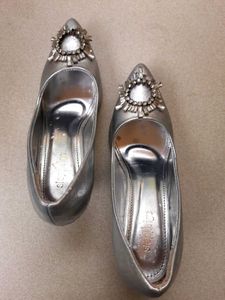 🔥LOWEST PRICE🔥 Stepping Embellished Heeled Pumps