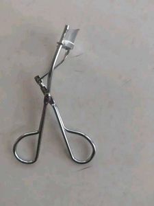 Eyelash Curler - Beauty Essential