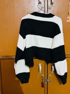 Stylish Black &amp; White Cardigan