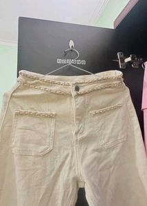 Chic Chain Detail Wide-Leg Jeans