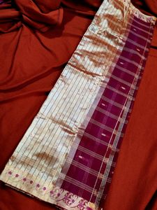 Stunning Light Weight Festive Saree!